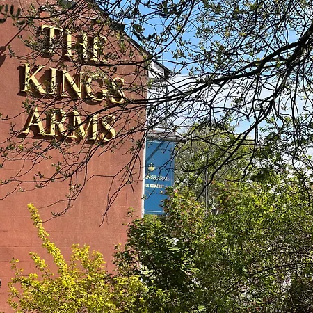 The Kings Arms אורחן