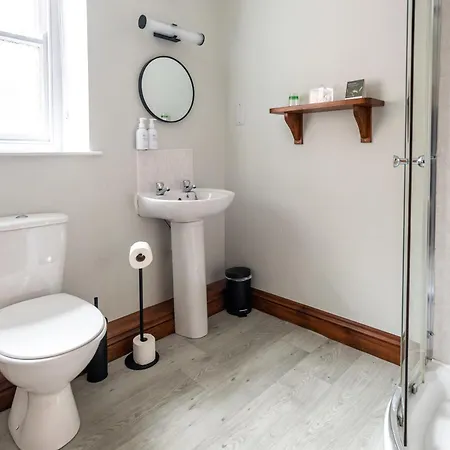 אורחן The Kings Arms